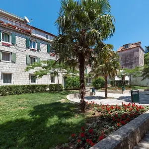 Palazzo D Apartamento
