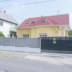 Hi-bp Garden City Batsanyi 3 Rooms, Upstairs Near The City Train With Free Parking , Budapeszt Węgry